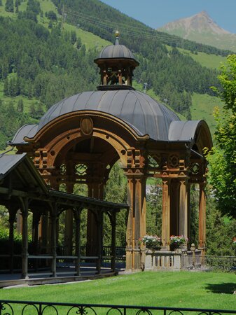 Ultime vestige du Grand Hôtel Waldhaus-Vulpera, Tarasp, commune de Scuol, Basse-Engadine, Canton des