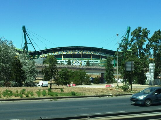 ورزشگاه ژوزه آلوالاد