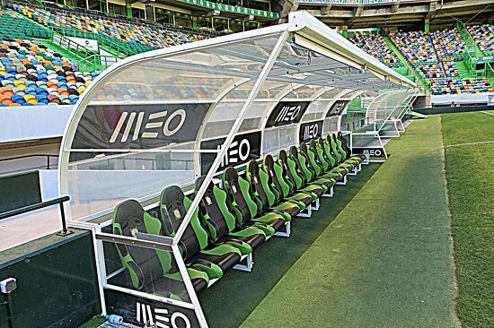 ورزشگاه ژوزه آلوالاد