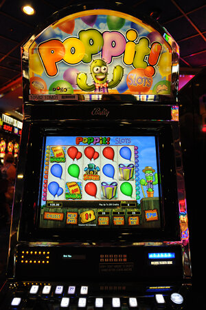 Pogo Poppit Slot Machine