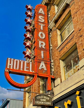 2021 - Vancouver - 7 Star Hotel Astoria