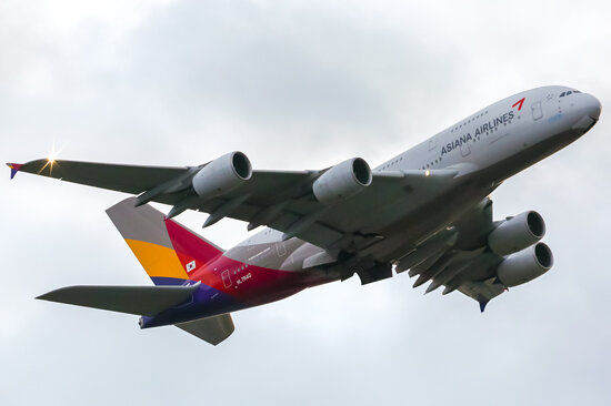 Asiana Airbus A380-800 departing FRA (HL7640)