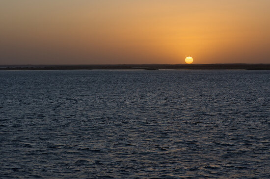 Lago Nasser al anochecer / Nasser Lake at dusk