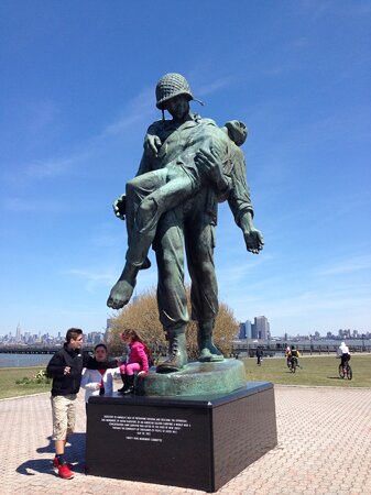 שחרור (אנדרטה)