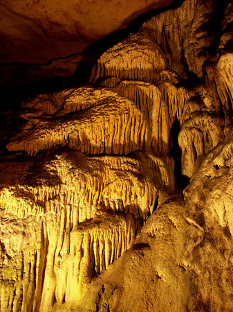 Grotte de Magura