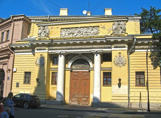 Manezhnaya Square, Saint Petersburg