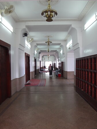 من داخل مسجد القبلتين