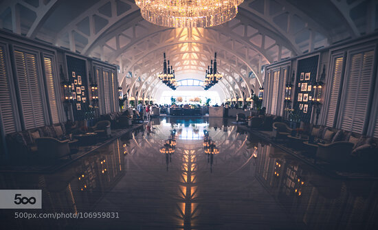 Restaurant By The Bay