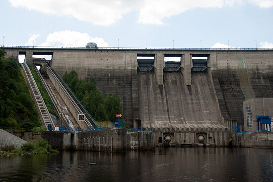Looking back to the Orlík dam