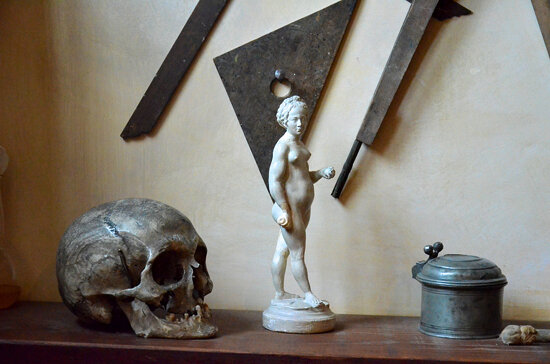 Rembrandt&#039;s shelf