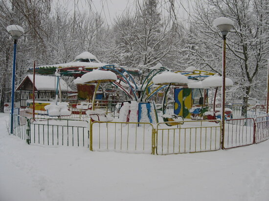 Mary-go-rounds in snow