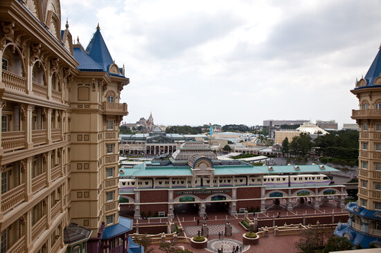 Tokyo Disneyland Hotel