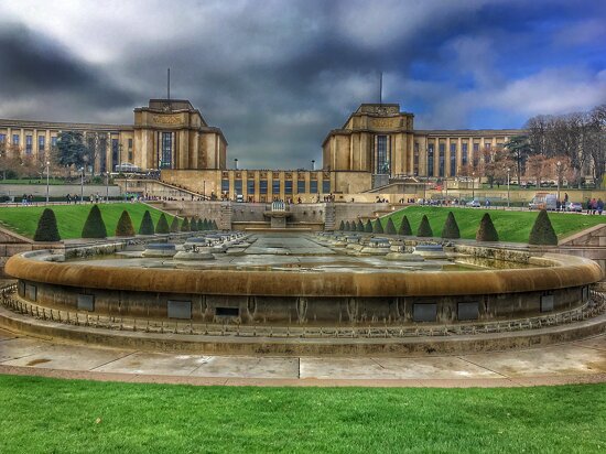 Paris France  -  Fontaine du Trocadéro - Landmark - Historic