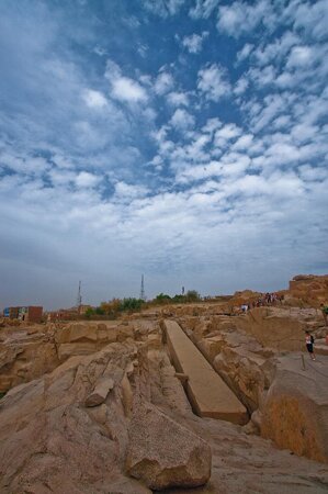 (692) der unvollendete Obelisk