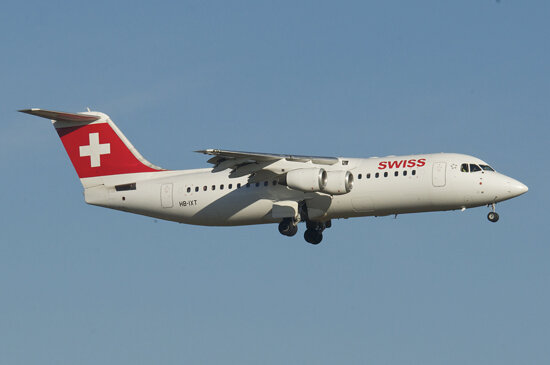 Swiss Avro RJ 100; HB-IXT@ZRH;26.12.2015/809bs