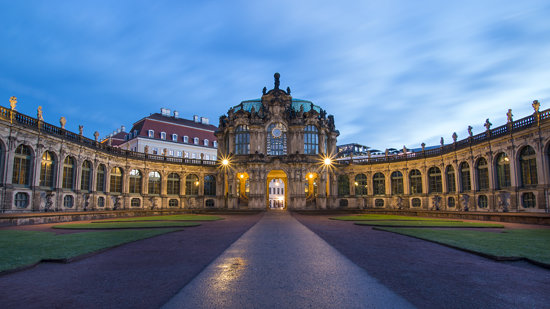 Glockenpavillon an der Dämmerung