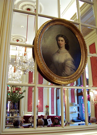 The Hotel Sacher&#039;s cafe