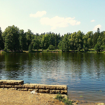 народу - жуть...